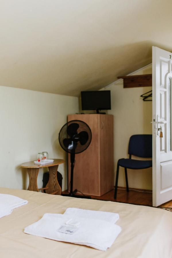 Mala Praha Hotell Uzjhorod Eksteriør bilde