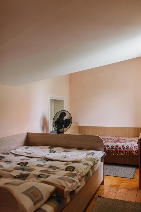 Mala Praha Hotell Uzjhorod Eksteriør bilde
