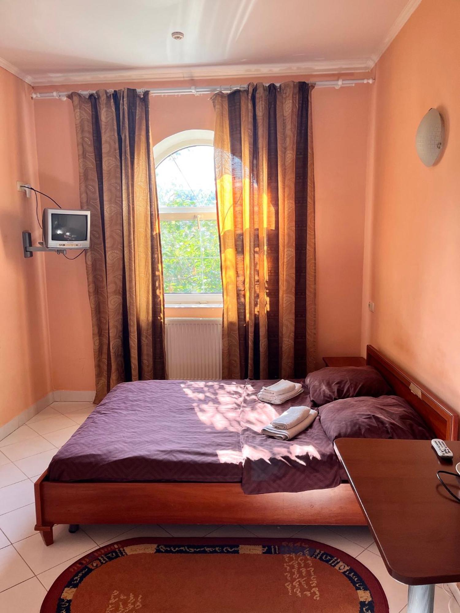 Mala Praha Hotell Uzjhorod Eksteriør bilde