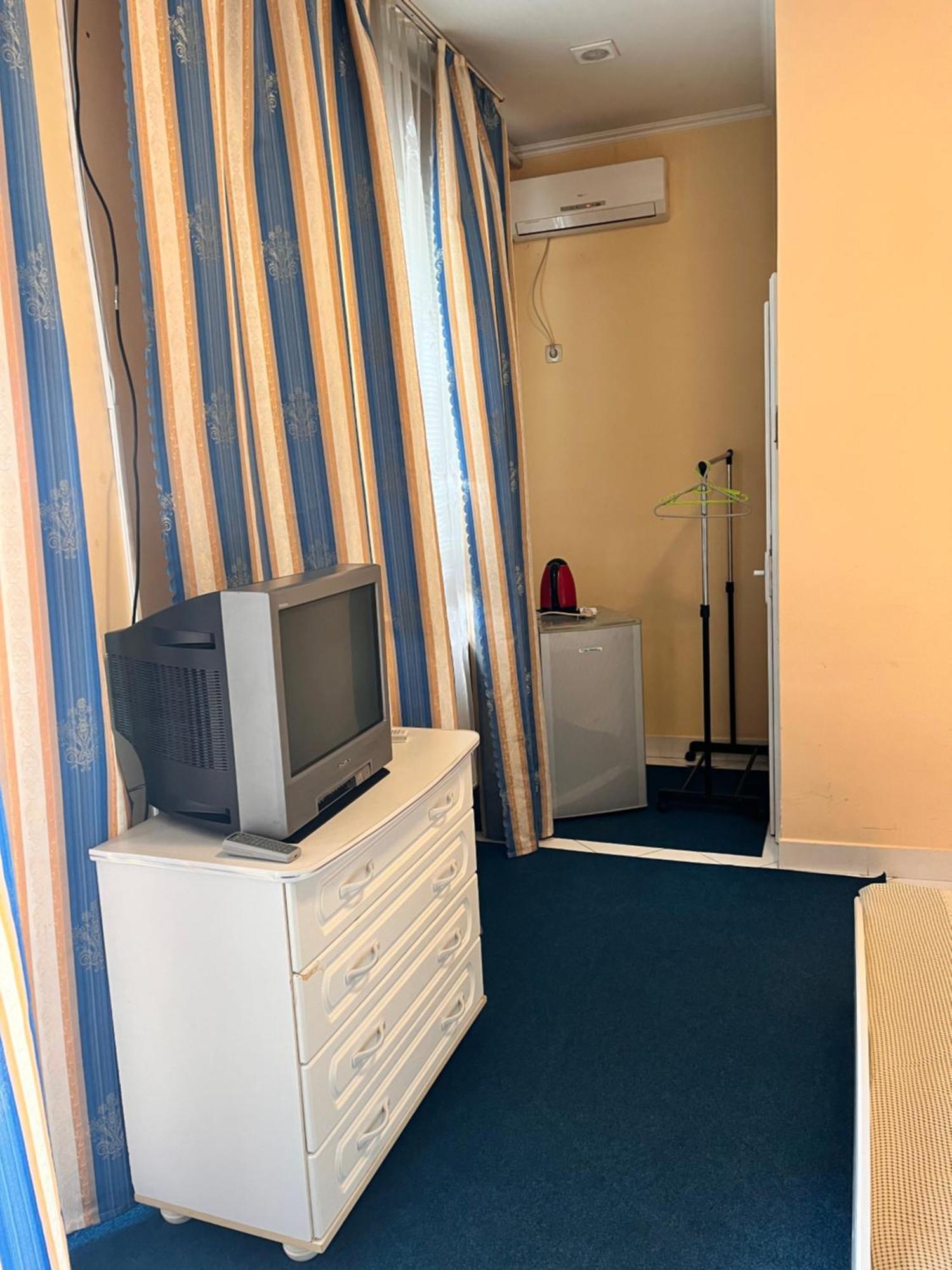 Mala Praha Hotell Uzjhorod Eksteriør bilde